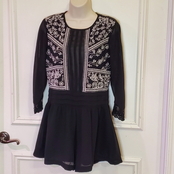 ASOS Collection Black and White Embroidered Romper, Size 6 - Picture 14 of 16